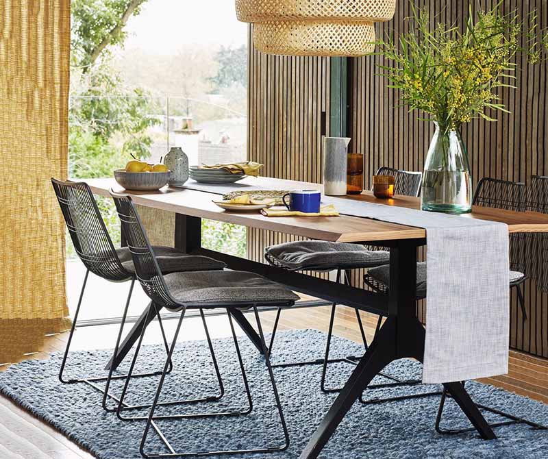 Διακόσμηση τραπεζιού τραπεζαρίας