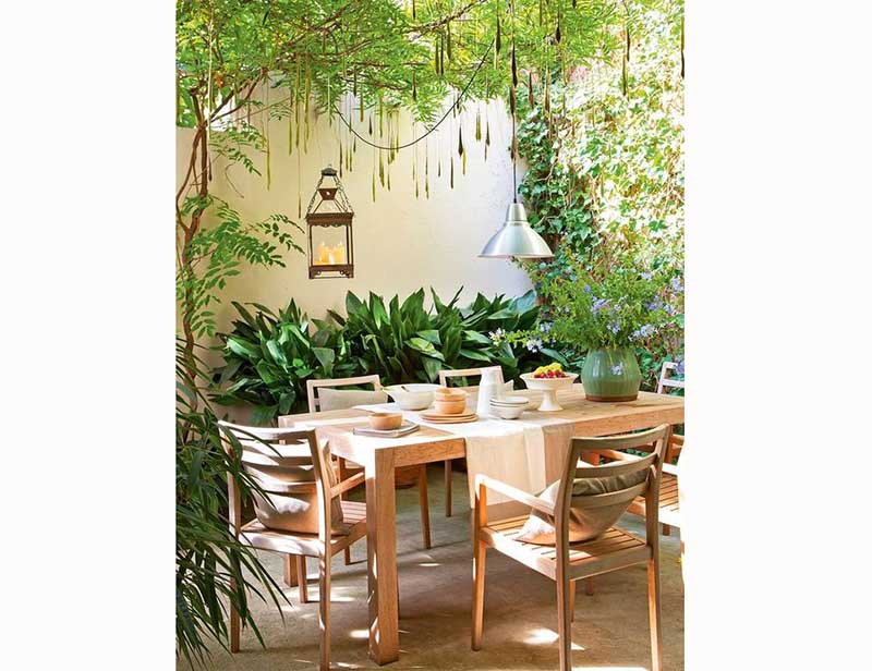 Τραπεζαρία στο μπαλκόνι